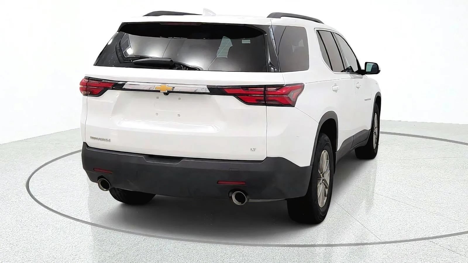 Used 2023 Chevrolet Traverse LT FWD image 8