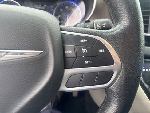 Used 2021 Chrysler Voyager Lxi image 20