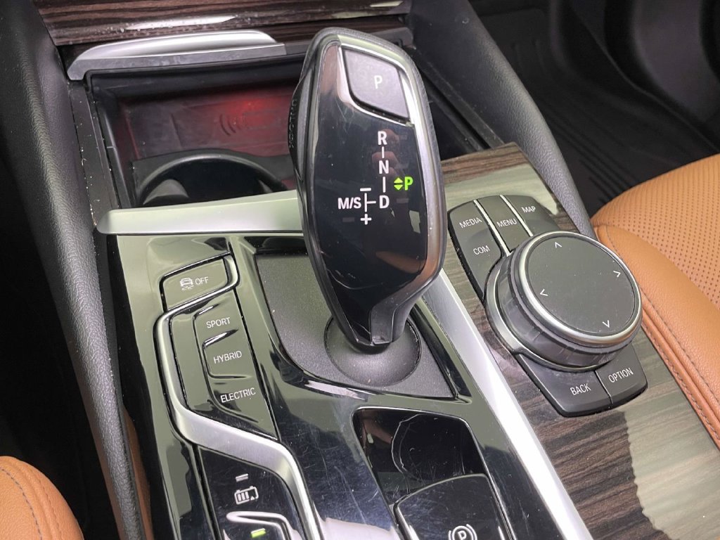 Used 2023 BMW 530e xDrive w/ Convenience Package AWD/4WD image 30