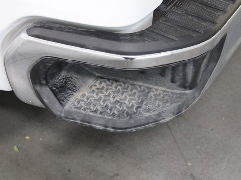 Used 2025 GMC Sierra 1500 SLT image 18