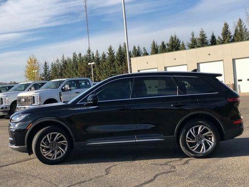 Used 2023 Lincoln Corsair AWD w/ Rear Removable Package Tray image 24