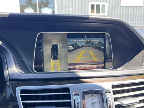 Used 2015 Mercedes-Benz E 400 Sedan w/ Driver Assistance Package image 39