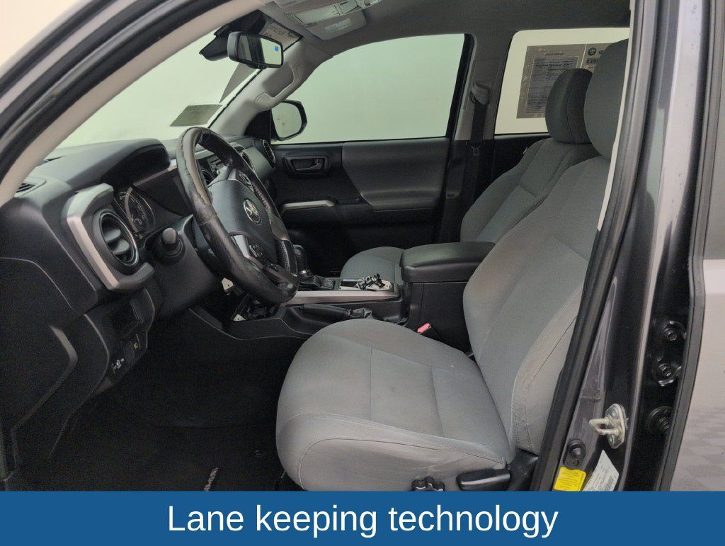 Used 2018 Toyota Tacoma SR5 RWD image 4