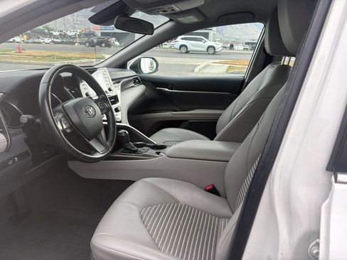 Used 2021 Toyota Camry SE image 9