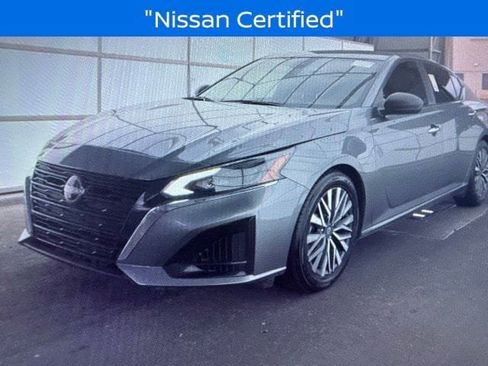 Used 2024 Nissan Altima 2.5 SV FWD image 2