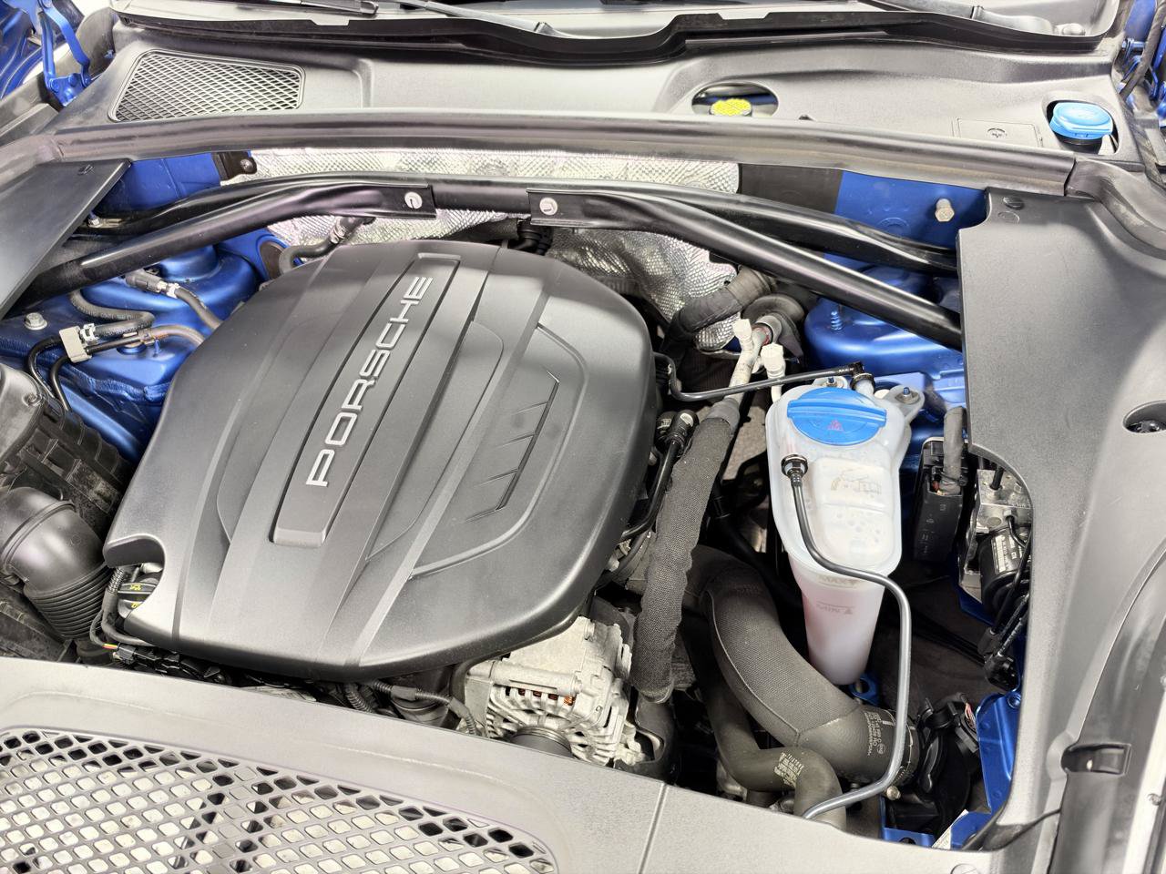 Used 2017 Porsche Macan AWD/4WD image 33