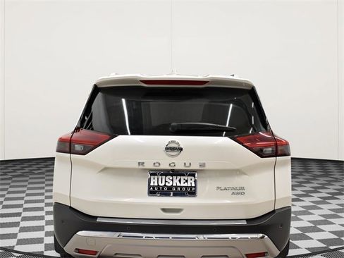 Used 2021 Nissan Rogue Platinum image 7