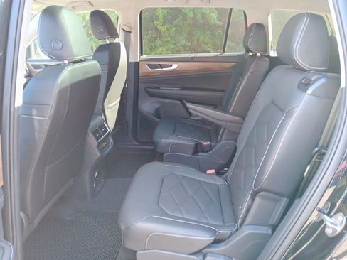 Used 2025 Volkswagen Atlas SE w/ Panoramic Sunroof Package image 26