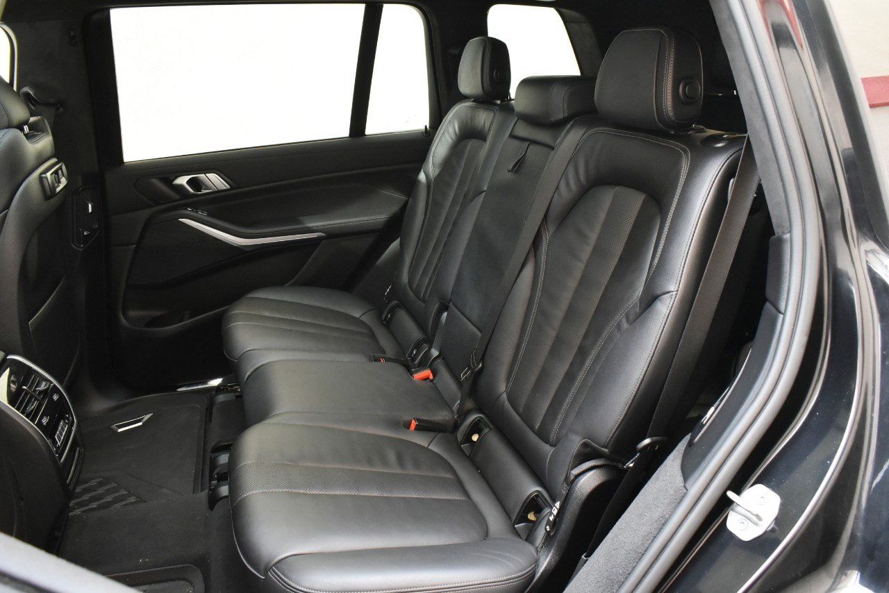 Used 2021 BMW X7 xDrive40i w/ M Sport Package AWD/4WD image 16