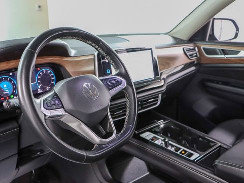 Used 2024 Volkswagen Atlas SE AWD/4WD image 22
