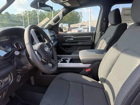 New 2026 RAM 1500 Big Horn AWD/4WD image 4