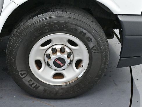 Used 2018 GMC Savana 2500 w/ Enhanced Convenience Package RWD image 26
