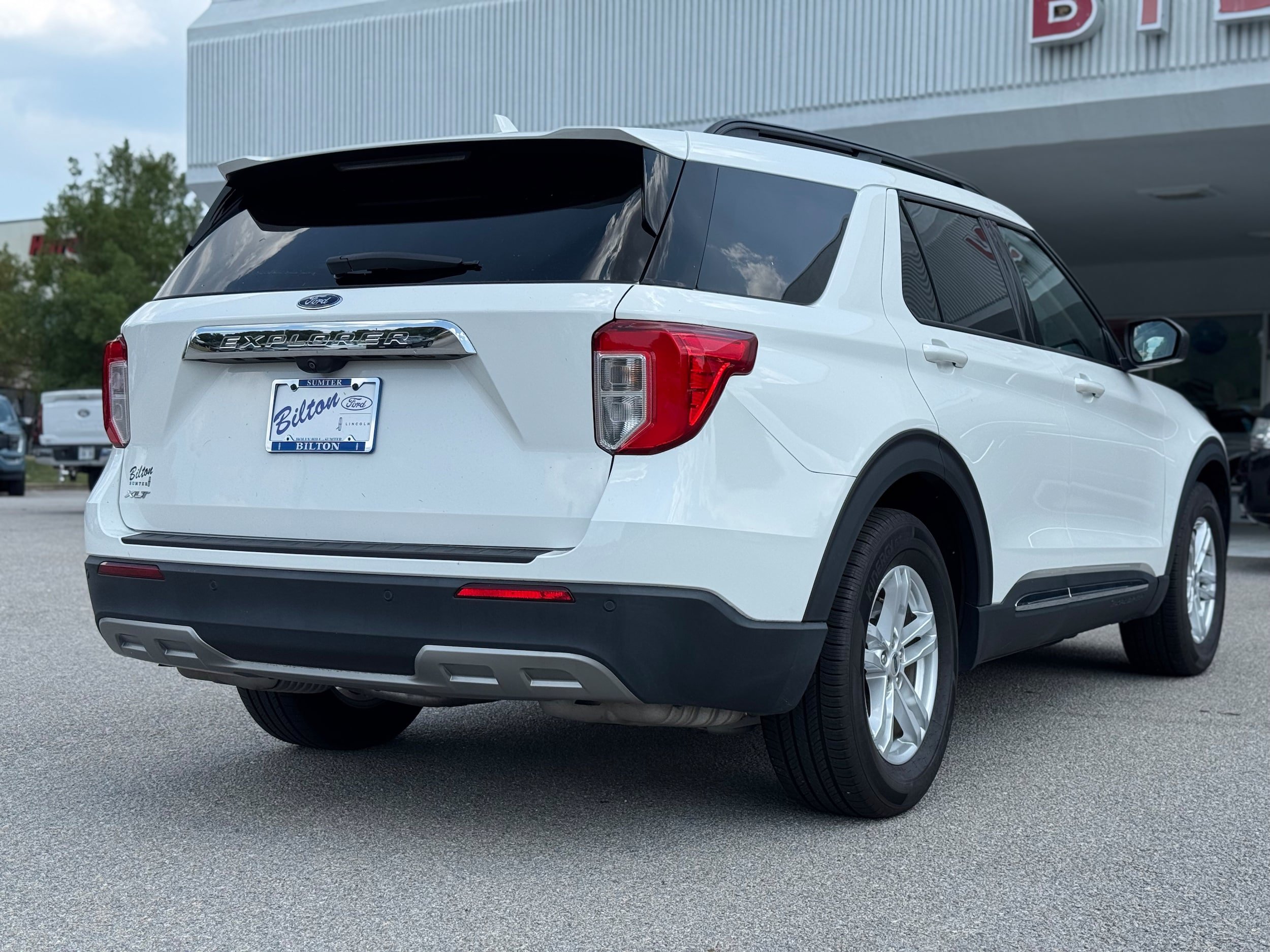 Used 2023 Ford Explorer XLT w/ Equipment Group 202A RWD image 32