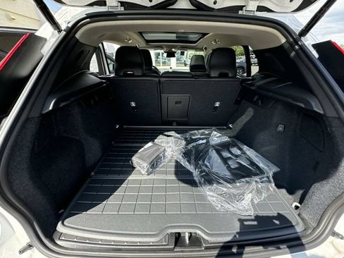 Used 2025 Volvo XC40 B5 Plus w/ Protection Package Premier AWD/4WD image 26