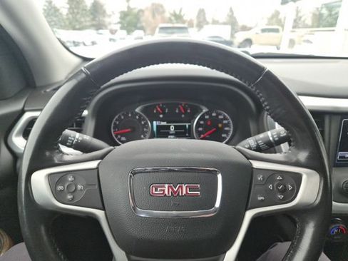 Used 2018 GMC Acadia SLE image 17