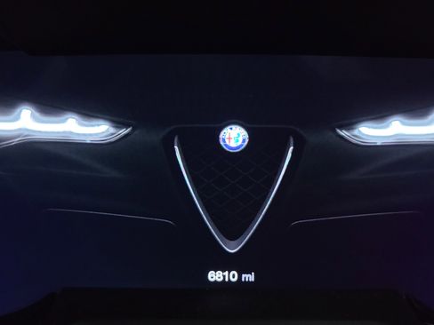 Used 2025 Alfa Romeo Stelvio Sprint AWD/4WD image 36