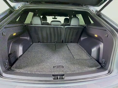 Used 2021 Volkswagen Atlas Cross Sport SE image 29