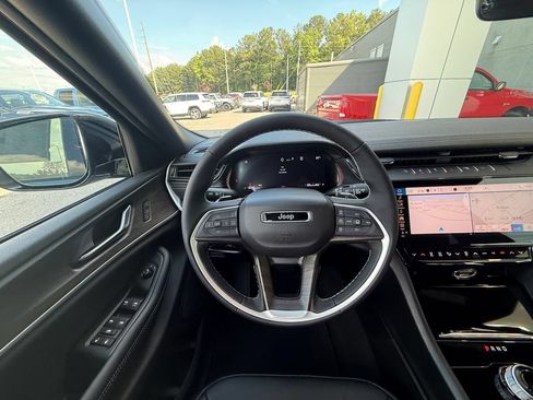 New 2026 Jeep Grand Cherokee Limited w/ Limited Altitude Package RWD image 9