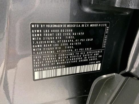 Used 2025 Volkswagen Taos SE w/ Panoramic Sunroof Package image 35