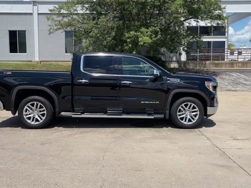 Used 2019 GMC Sierra 1500 SLT w/ SLT Premium Plus Package AWD/4WD image 9