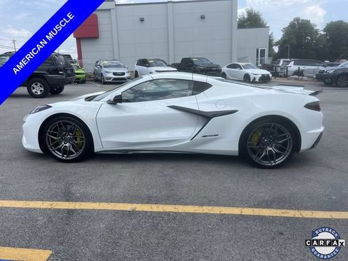 Used 2024 Chevrolet Corvette Z06 w/ Stealth Interior Trim Package RWD image 17