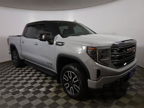 Used 2024 GMC Sierra 1500 AT4 w/ AT4 Premium Package AWD/4WD image 4