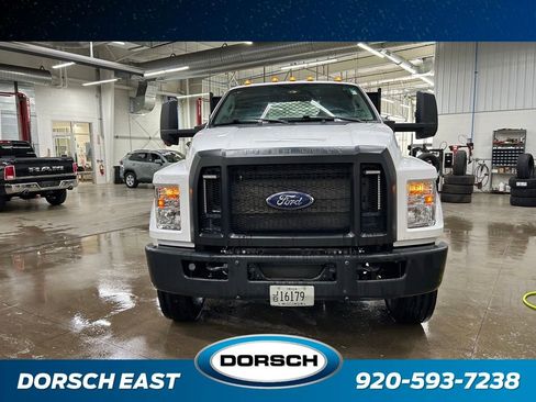 Certified 2022 Ford F750 2WD Regular Cab Super Duty image 3