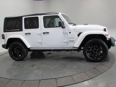 Used 2023 Jeep Wrangler Sahara image 4