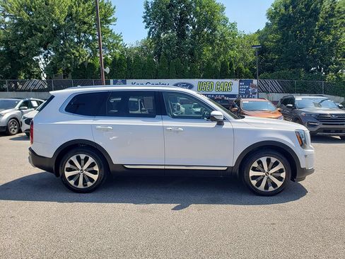 Used 2021 Kia Telluride EX w/ EX Premium Package FWD image 4