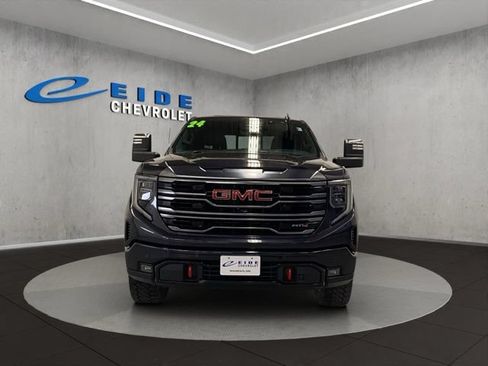 Used 2024 GMC Sierra 1500 AT4 w/ Technology Package AWD/4WD image 10