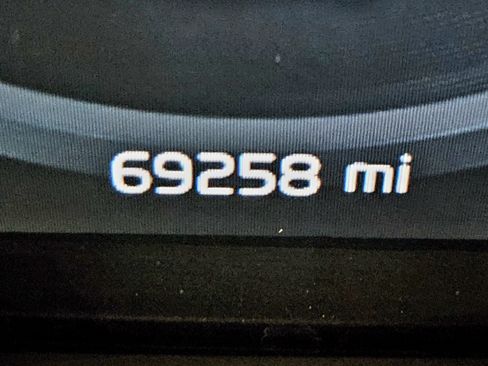 Used 2021 Volvo XC90 T6 Momentum image 10