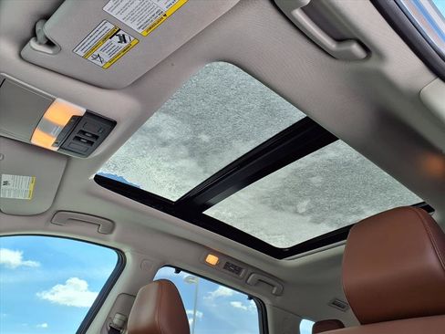 Used 2022 Nissan Pathfinder Platinum w/ Cargo Package image 13