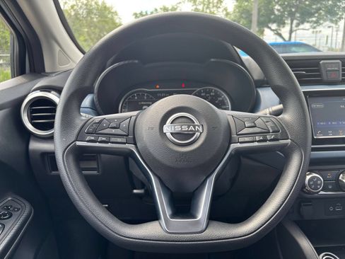 Used 2025 Nissan Versa SV FWD image 25
