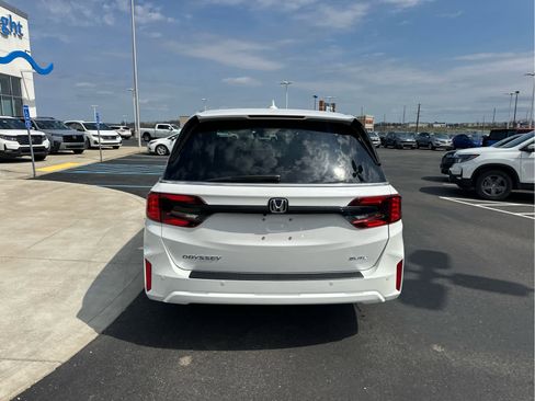 New 2026 Honda Odyssey Elite image 7