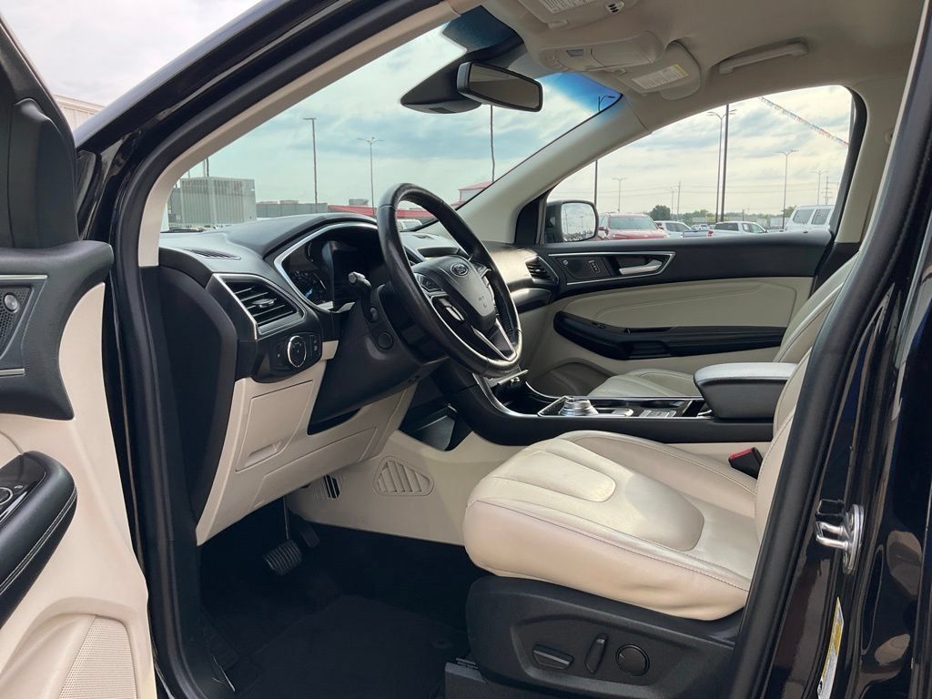 Used 2020 Ford Edge Titanium w/ Cargo Accessory Package FWD image 2
