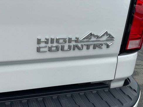 Used 2024 Chevrolet Silverado 2500 High Country w/ Technology Package AWD/4WD image 34