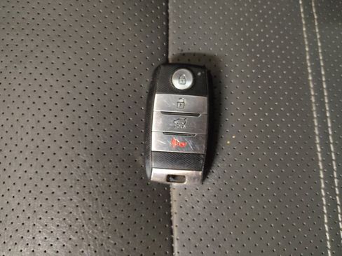 Used 2020 Kia Sorento S FWD image 32