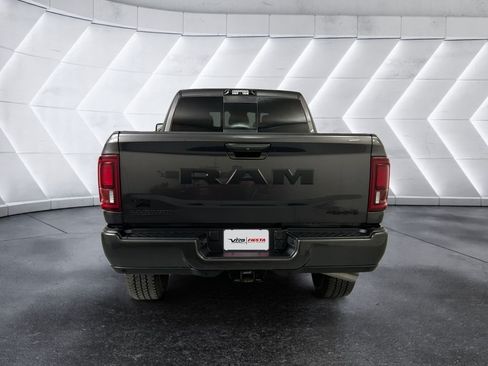 Used 2025 RAM 2500 Laramie AWD/4WD image 5