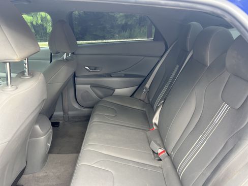 Used 2024 Hyundai Elantra Blue FWD image 27