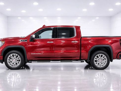 Used 2023 GMC Sierra 1500 Denali w/ Technology Package AWD/4WD image 2