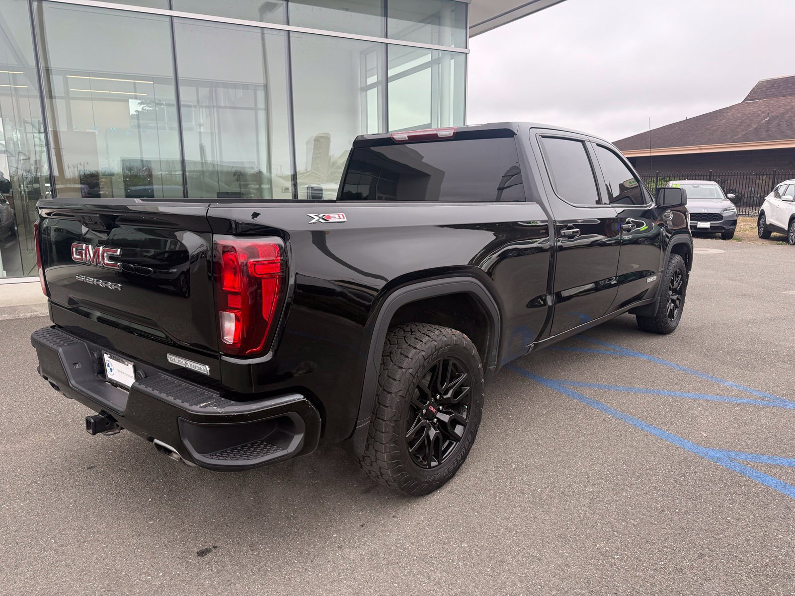 Used 2024 GMC Sierra 1500 Elevation AWD/4WD image 8