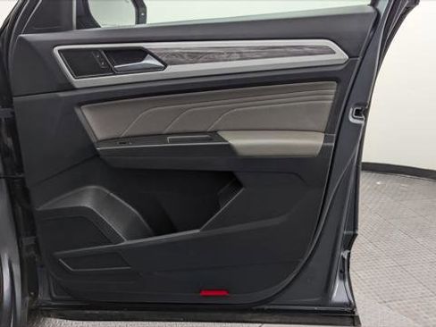 Used 2023 Volkswagen Atlas Cross Sport SE image 23