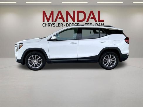 Used 2024 GMC Terrain SLT AWD/4WD image 9
