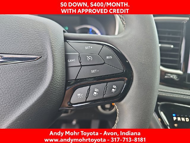 Used 2024 Chrysler Pacifica Limited FWD image 17