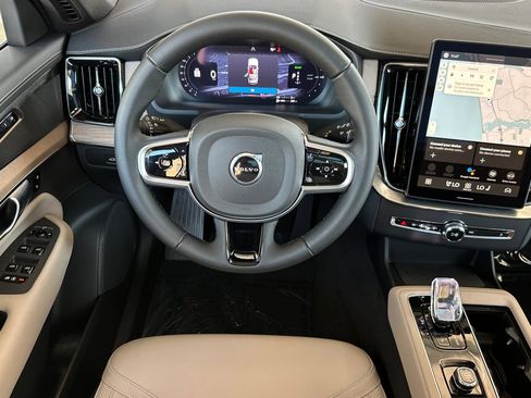 New 2026 Volvo XC90 T8 Plus image 12