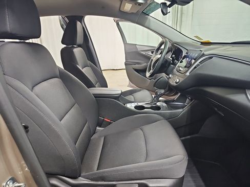 Used 2023 Chevrolet Malibu LT w/ Sport Edition FWD image 13