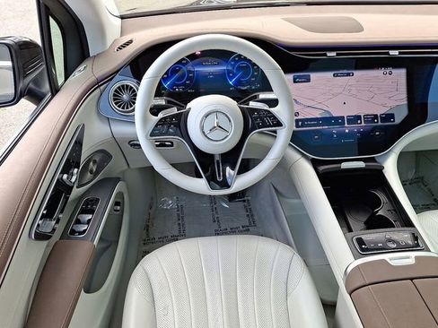 Used 2023 Mercedes-Benz EQS 580 4MATIC SUV image 14