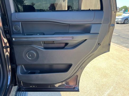 Used 2024 Ford Expedition Limited AWD/4WD image 20