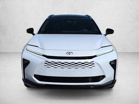 Used 2025 Toyota Crown Signia image 2