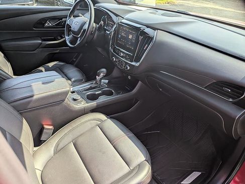 Used 2023 Chevrolet Traverse RS AWD/4WD image 37